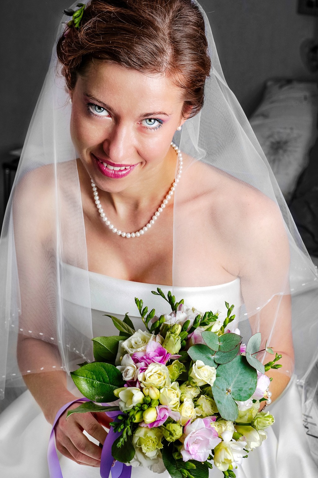 Portrait de mariée avec bouquet photographié à Toulon